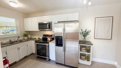 800 Moffett St in Hallandale Beach, FL - Building Photo - Building Photo