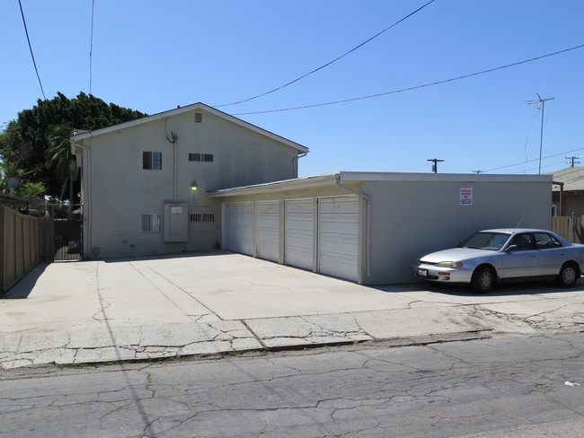 3211 E Wilton St in Long Beach, CA - Building Photo - Other