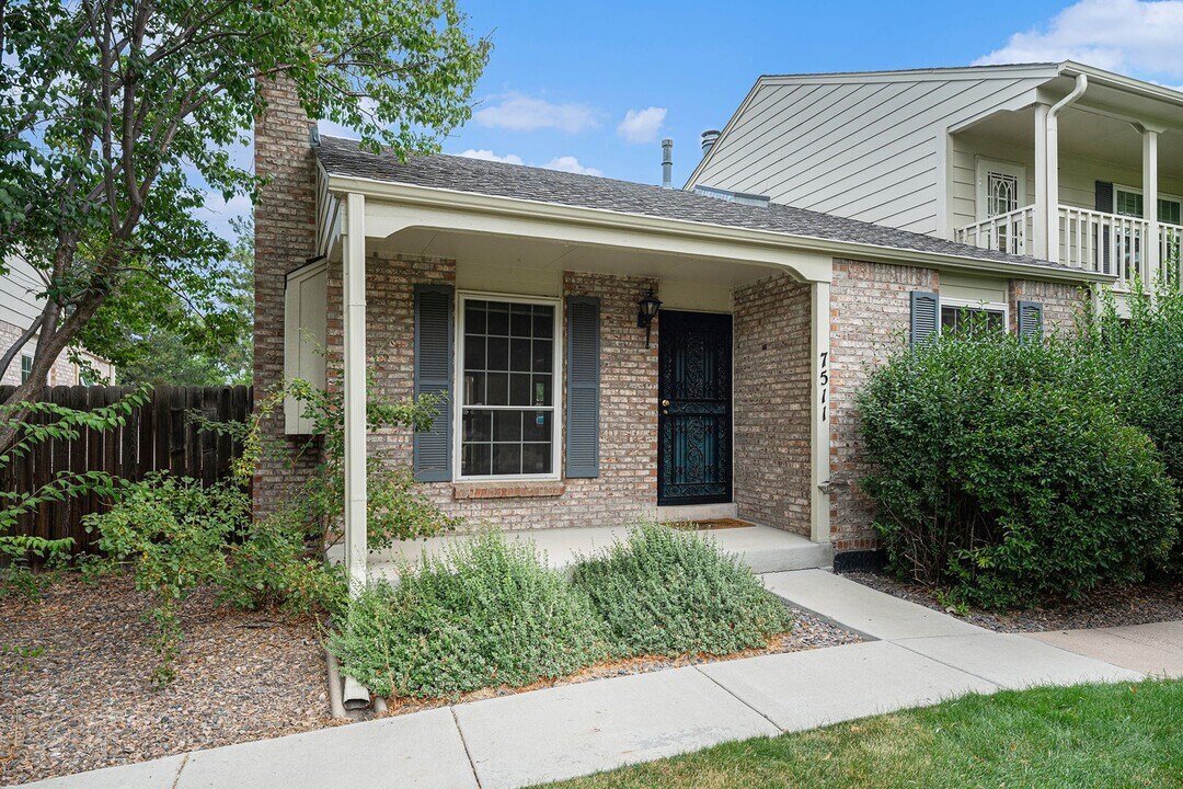 7511 S Cove Cir in Centennial, CO - Building Photo