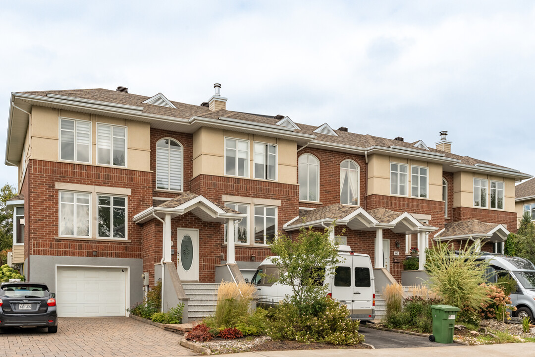 842 Bourdages Rue in Québec, QC - Building Photo