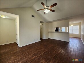 249 Glenbrook Dr in New Braunfels, TX - Building Photo - Building Photo