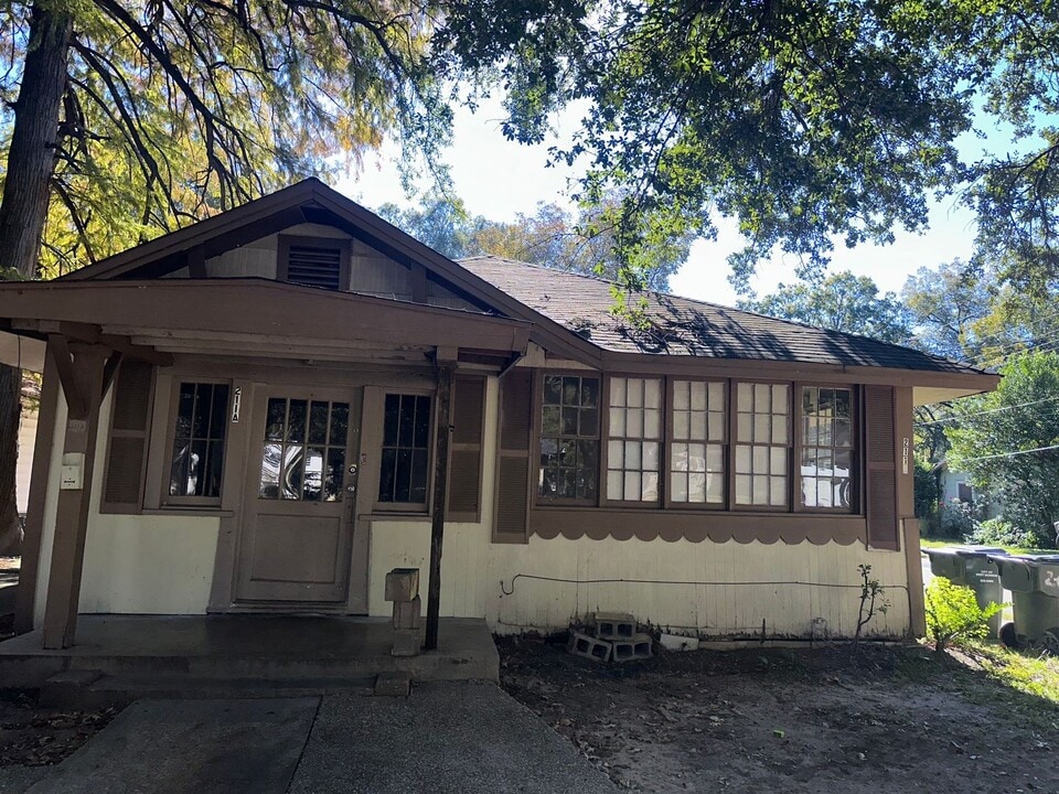 211 Linderman Ave in West Monroe, LA - Building Photo