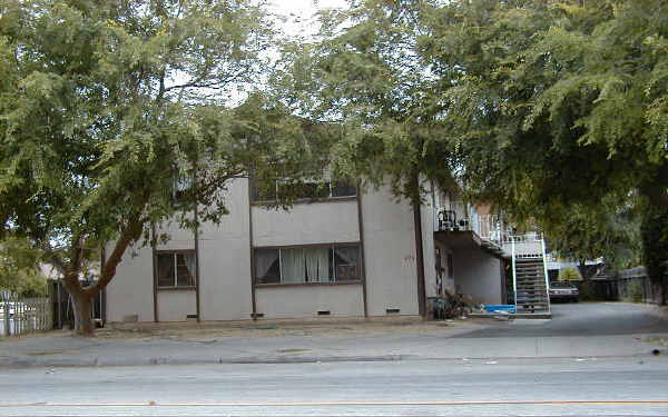 476 Branham Ln E in San Jose, CA - Foto de edificio - Building Photo