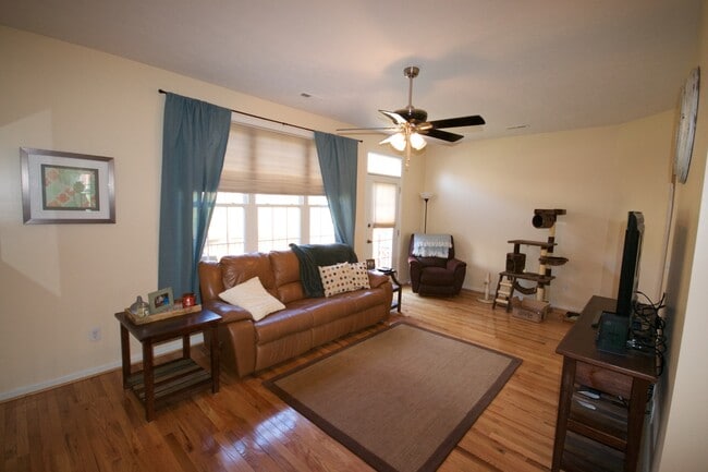 3046 Crystal Spring Ln in Harrisonburg, VA - Building Photo - Building Photo