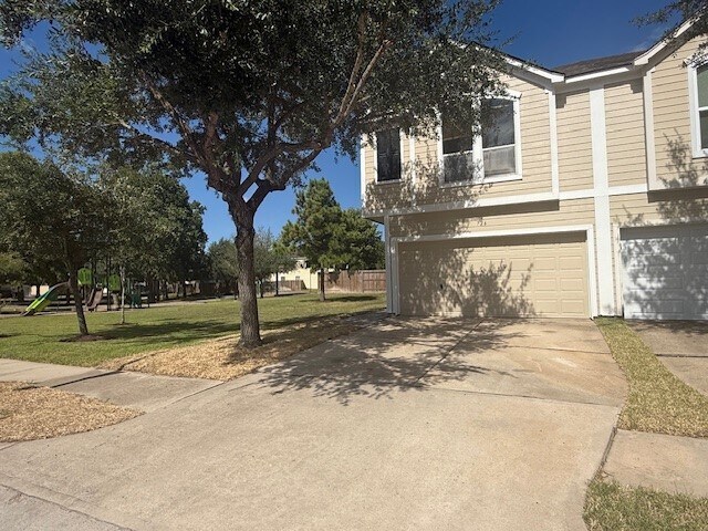 726 Woodport Ln in Houston, TX - Building Photo