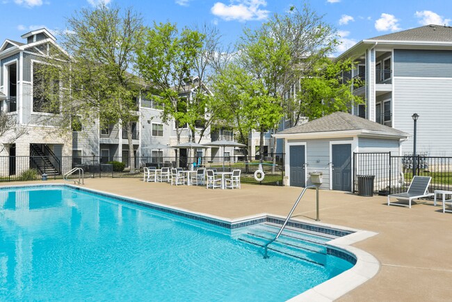 Park Place at Loyola Apartments in Austin, TX - Building Photo - Building Photo