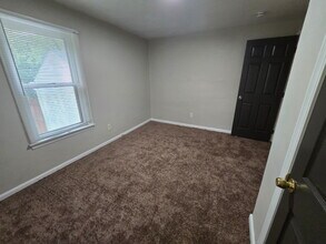 9701 Green Valley Dr in St. Louis, MO - Building Photo - Building Photo