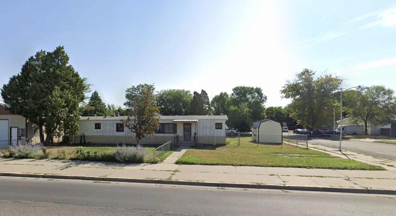 505 8th St W in Billings, MT - Foto de edificio