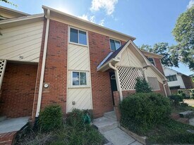 3207 Shamrock St E in Tallahassee, FL - Building Photo