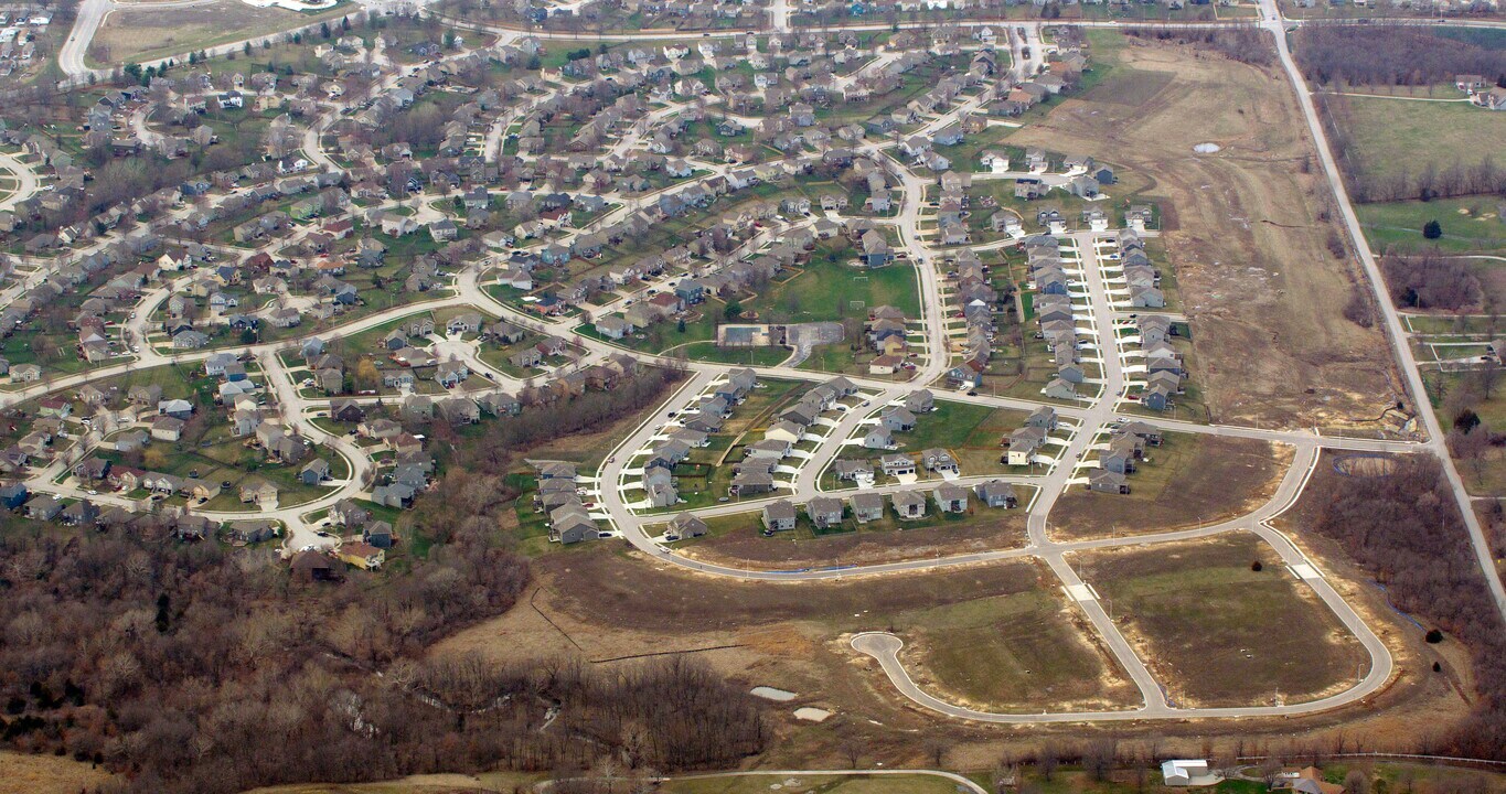 Somerbrook Homes in Kansas City, MO - Building Photo