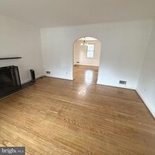 8324 Loch Raven Blvd in Towson, MD - Foto de edificio - Building Photo