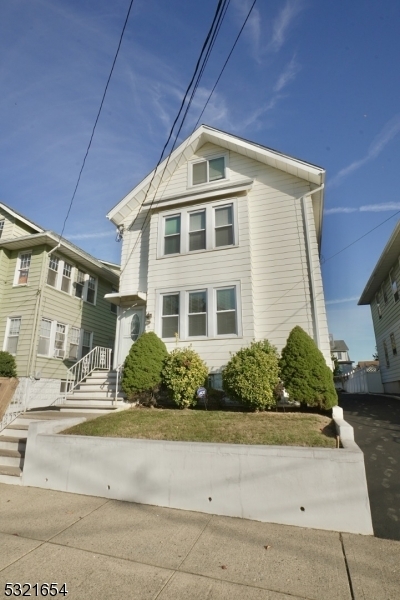 16 Hornblower Ave in Belleville, NJ - Building Photo