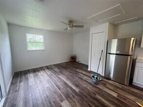 2422 Dixie Ave in Punta Gorda, FL - Building Photo - Building Photo