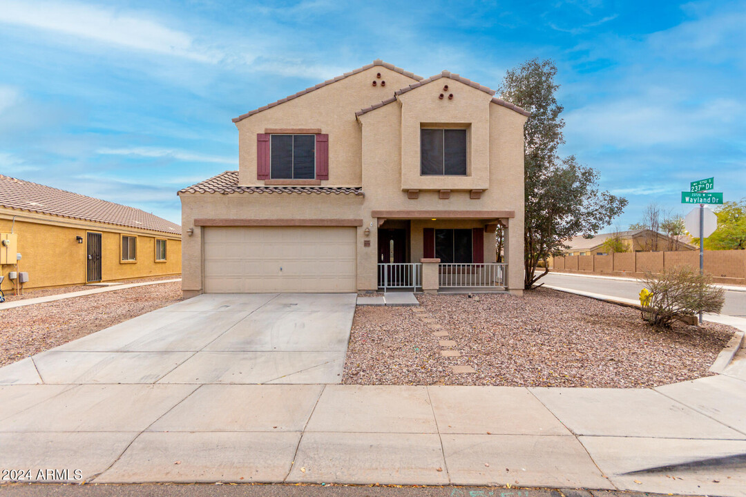 23719 W Wayland Dr in Buckeye, AZ - Building Photo