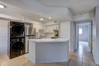 Westview Pines in Houston, TX - Foto de edificio - Building Photo
