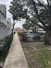 10821 Braes Bend Dr in Houston, TX - Building Photo - Building Photo