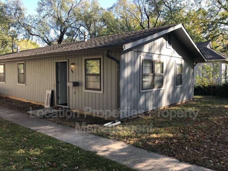 1112 Pennsylvania St in Lawrence, KS - Building Photo