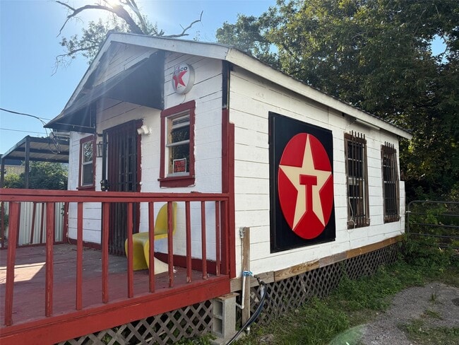 951 Elkhart St in Houston, TX - Building Photo - Building Photo