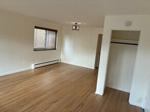 5555 N Mango Ave in Chicago, IL - Building Photo - Building Photo