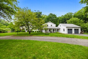 3 Old Shop Rd in Cross River, NY - Building Photo