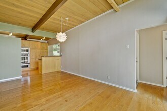 252 Creekside Dr in Palo Alto, CA - Building Photo - Building Photo