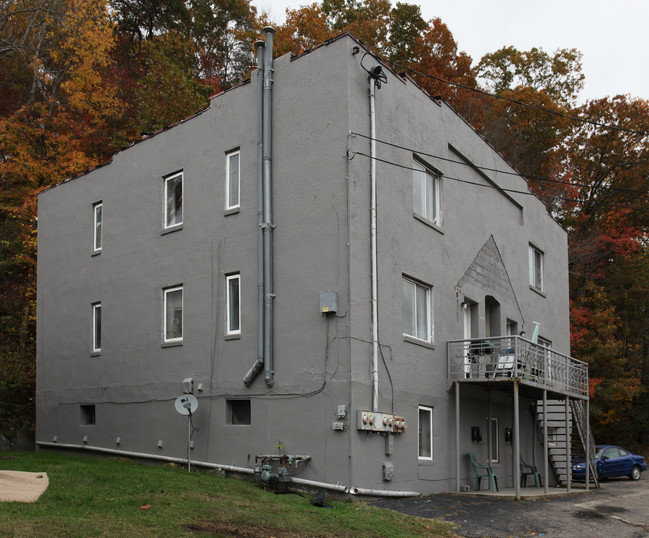 1505 Crescent Rd in Charleston, WV - Building Photo - Building Photo