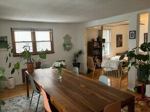 32 Pitt St in Bloomfield, NJ - Building Photo - Building Photo