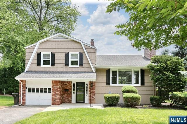 780 Flint Pl in Paramus, NJ - Building Photo
