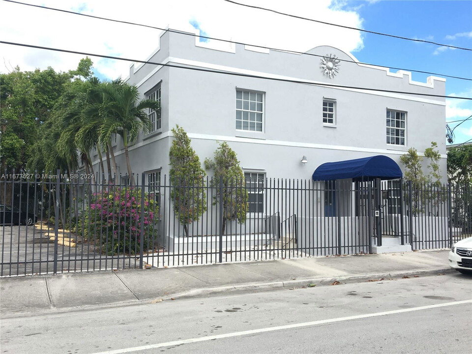 577 NE 62nd St in Miami, FL - Building Photo