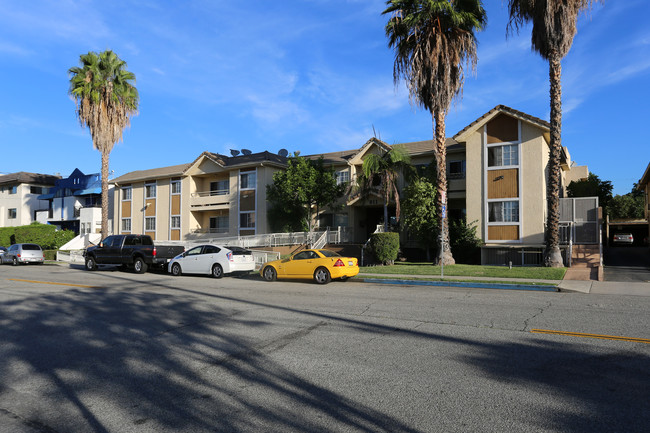 911 E Lomita Ave in Glendale, CA - Building Photo - Building Photo