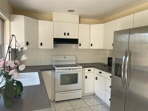 17311 Caminito Canasto in San Diego, CA - Building Photo - Building Photo