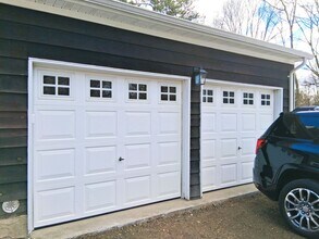 34 Old East Neck Rd in Melville, NY - Building Photo - Building Photo