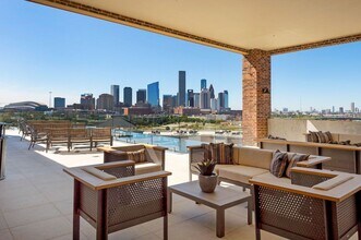 Hardy Yards Apartment Homes in Houston, TX - Foto de edificio - Building Photo