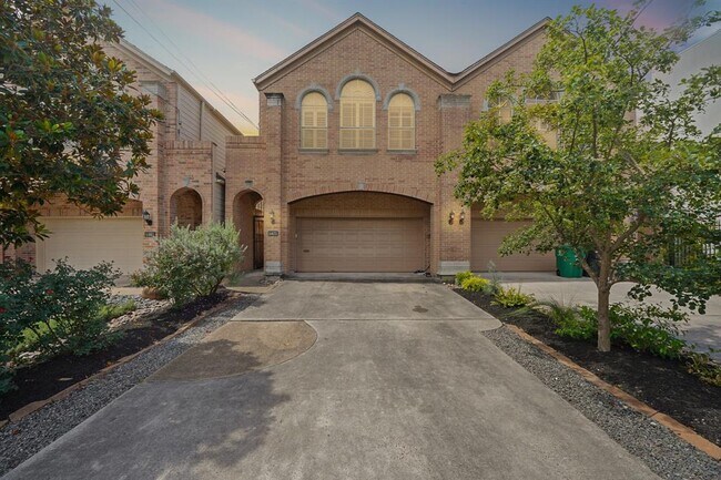 property at 5423 Lacy St