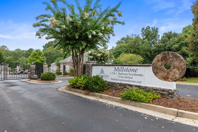 Millstone Townhomes in Carrollton, GA - Building Photo