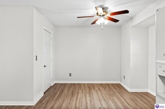 1302 Williamsburg Dr in Elizabethtown, KY - Building Photo - Building Photo