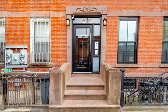 810 Bergen St in Brooklyn, NY - Building Photo - Building Photo