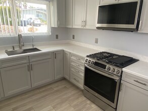 1717 Fernando St in Seaside, CA - Building Photo - Building Photo
