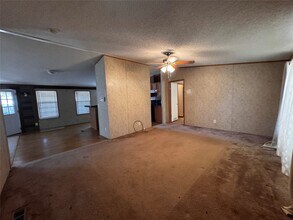 78 County Rd 3310A in Cleveland, TX - Building Photo - Building Photo