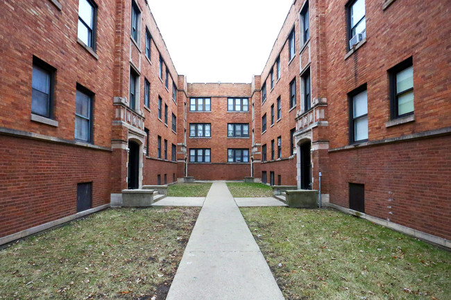 Whipple Apartments in Chicago, IL - Building Photo - Building Photo