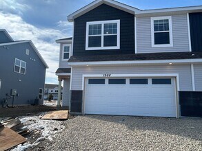 1966 Highview Ter in Shakopee, MN - Building Photo - Building Photo