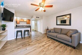 6320 N 16th St, Unit 217 in Phoenix, AZ - Foto de edificio - Building Photo