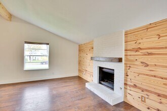 7002 Skynook Dr in Austin, TX - Building Photo - Building Photo