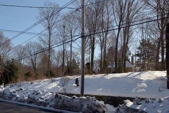 MBH Apartments in Chestnut Hill, MA - Building Photo - Building Photo