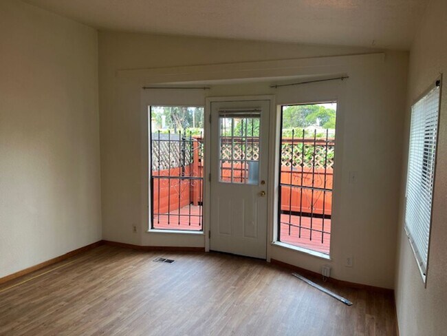 4915 Shattuck Ave. in Oakland, CA - Building Photo - Building Photo