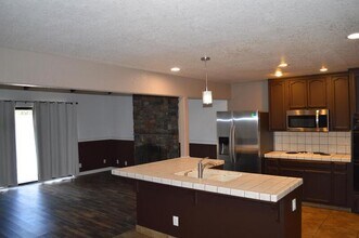 3035 Duquesne Way in Turlock, CA - Building Photo - Building Photo