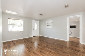 8505 N Temple Ave in Tampa, FL - Building Photo - Building Photo