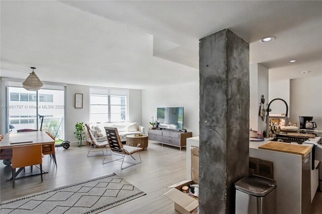 property at 10000 W Bay Harbor Dr