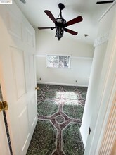 7442 Hillmont Dr in Oakland, CA - Building Photo - Building Photo