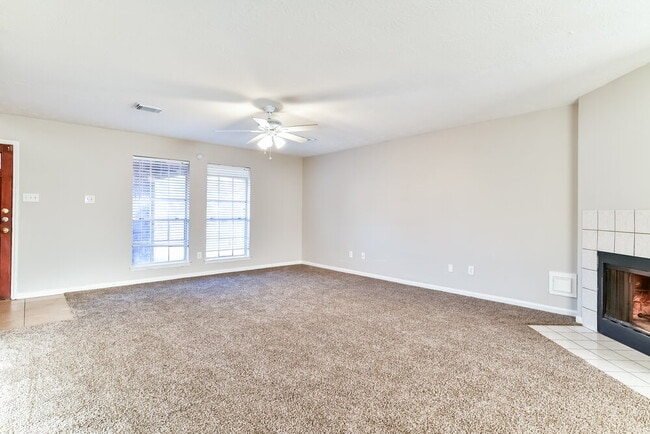 6803 Hedgewick Dr in Houston, TX - Building Photo - Building Photo